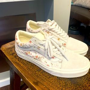 Vans floral classic sneaker, women’s 9.5